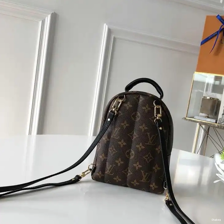 LV 19T1L0424 Bags 0511